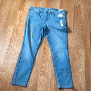 this jeans has a very soft fabric